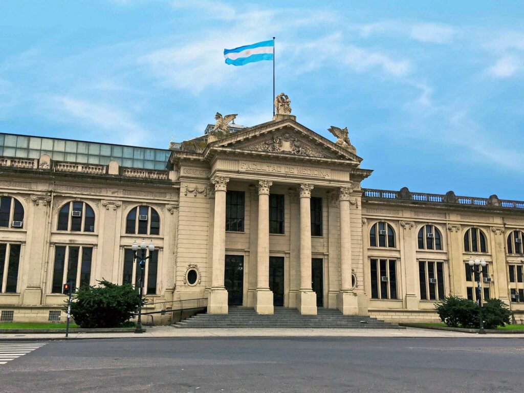 facultad medicina unr rosario.jpg