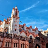 u comillas